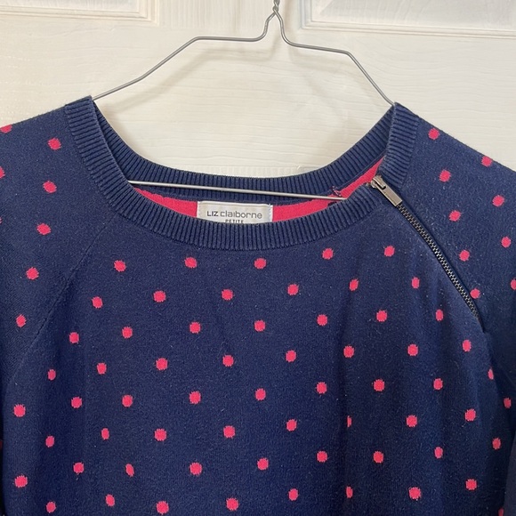 Liz Claiborne polka dot Top - Picture 2 of 4